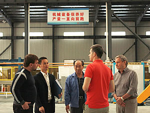俄羅斯客戶(hù)到安邦集團(tuán)參觀(guān)考察電伴熱工廠(chǎng)和電地暖生產(chǎn)線(xiàn)